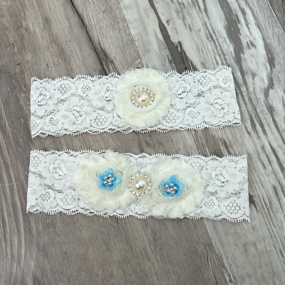 Miss to Mrs. Garter set